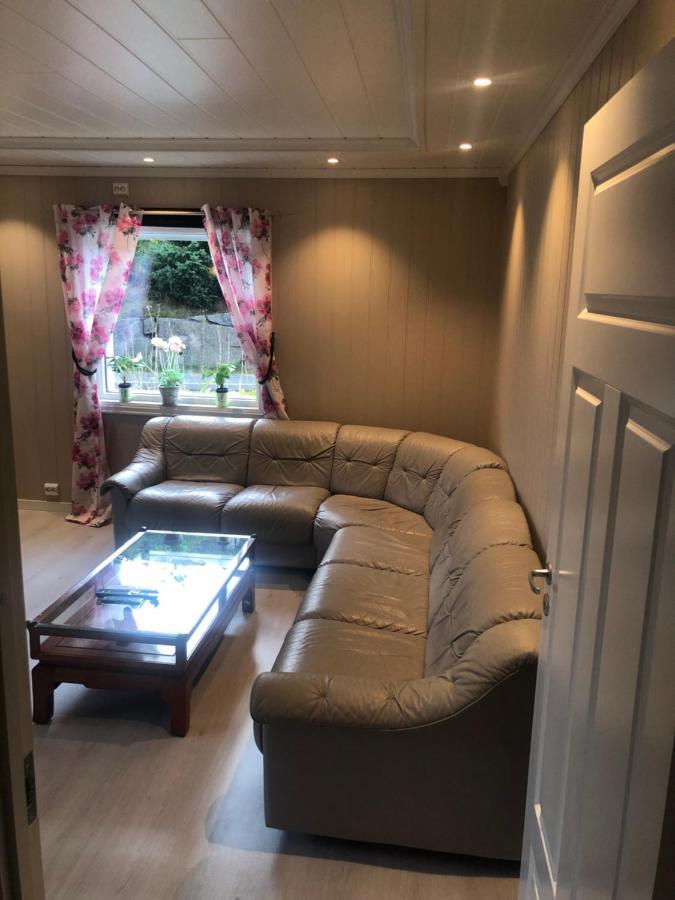 Den Gule Huset Apartman Lyngdal Kültér fotó